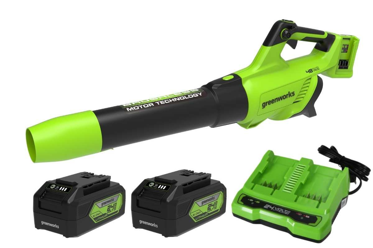 מפוח עלים 48V(2X24V) Brushless עם שתי סוללות 5.0Ah + שקע USB מטען מהיר Dual Port (4A) greenworks מפוח עלים 48V(2X24V) Brushless עם שתי סוללות 5.0Ah + שקע USB מטען מהיר Dual Port (4A) greenworks