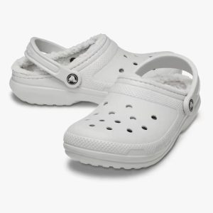 Crocs Classic Lined Clog - כפכפים פרוותיים קרוקס בצבע אפור אטמוספרה